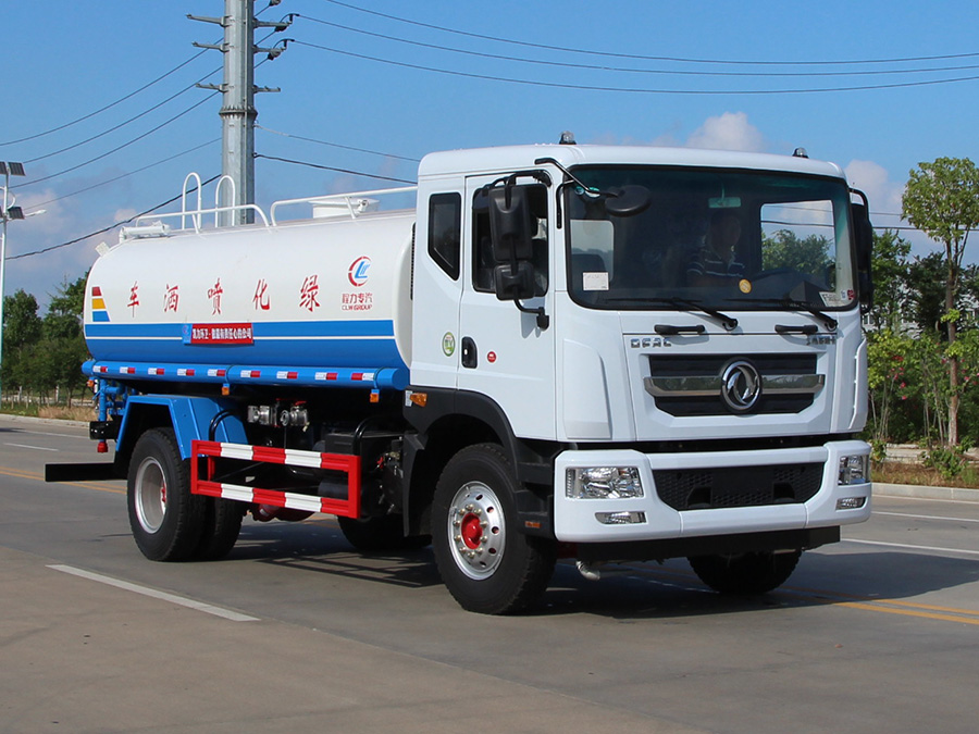 15吨 东风D9洒水车