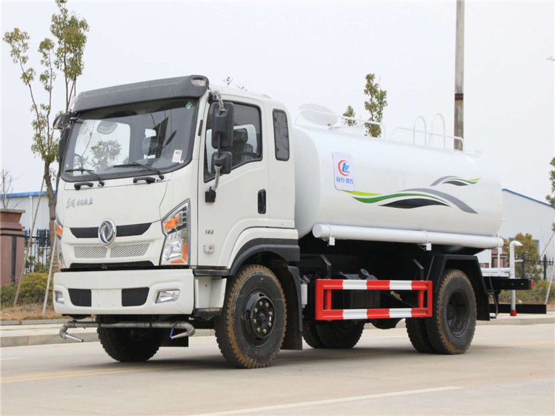 12吨 2019新款东风洒水车