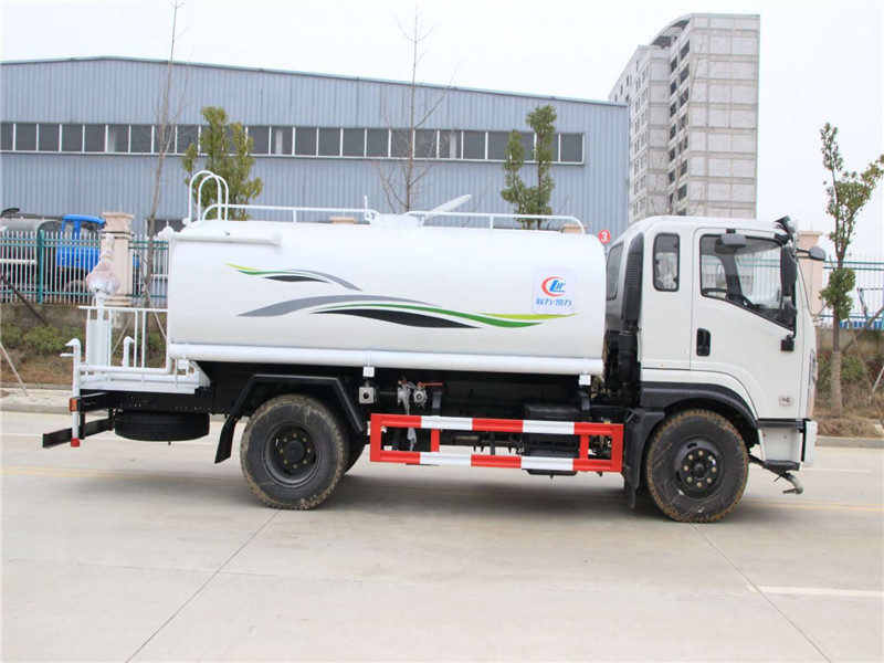 12吨 2019新款东风洒水车